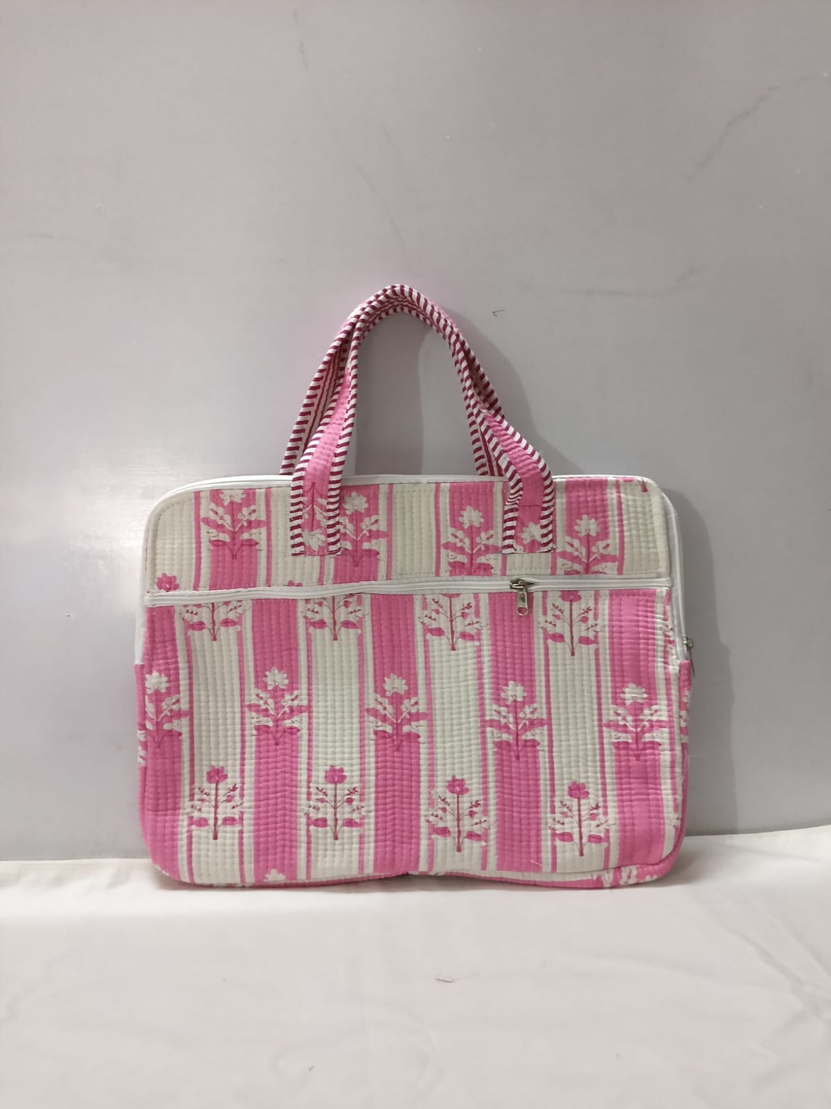 Quilted Laptop Bag with Handle (15-Inch)