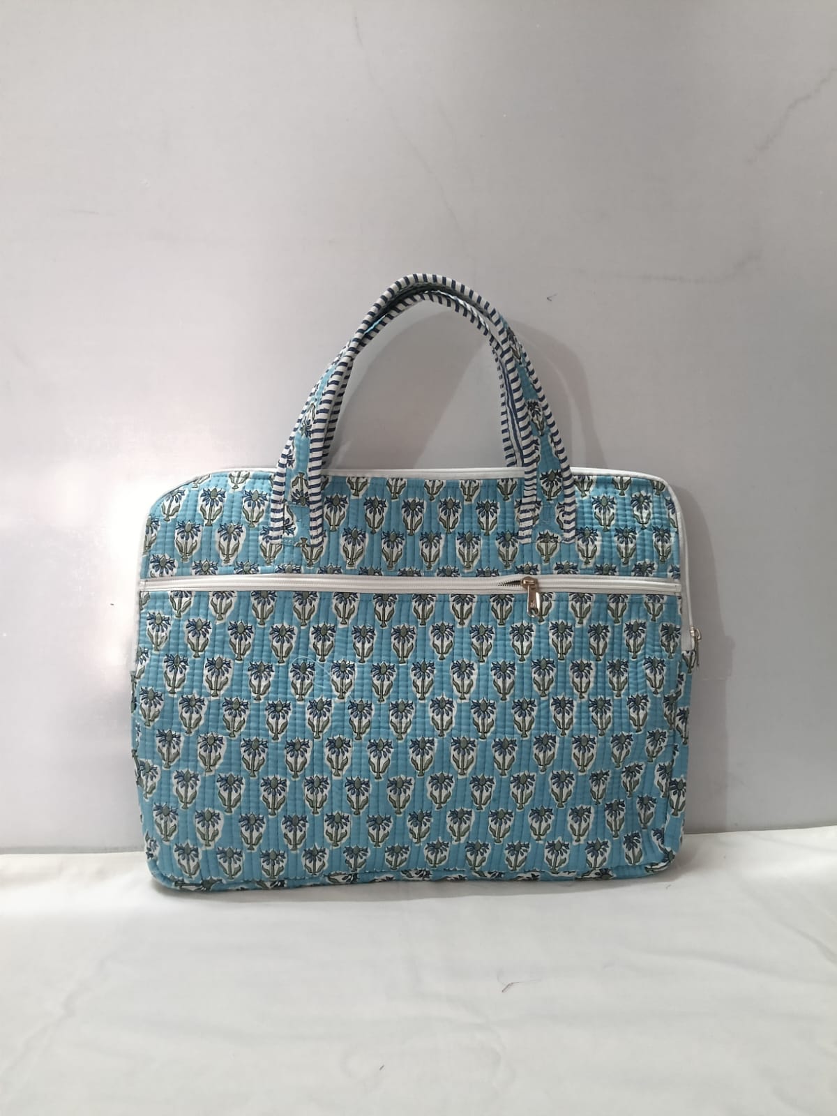Quilted Laptop Bag with Handle (15-Inch)
