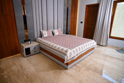 BLOCK BIRD HANDLOOK DOUBLE LARGE TNT QUILTED BEDCOVER