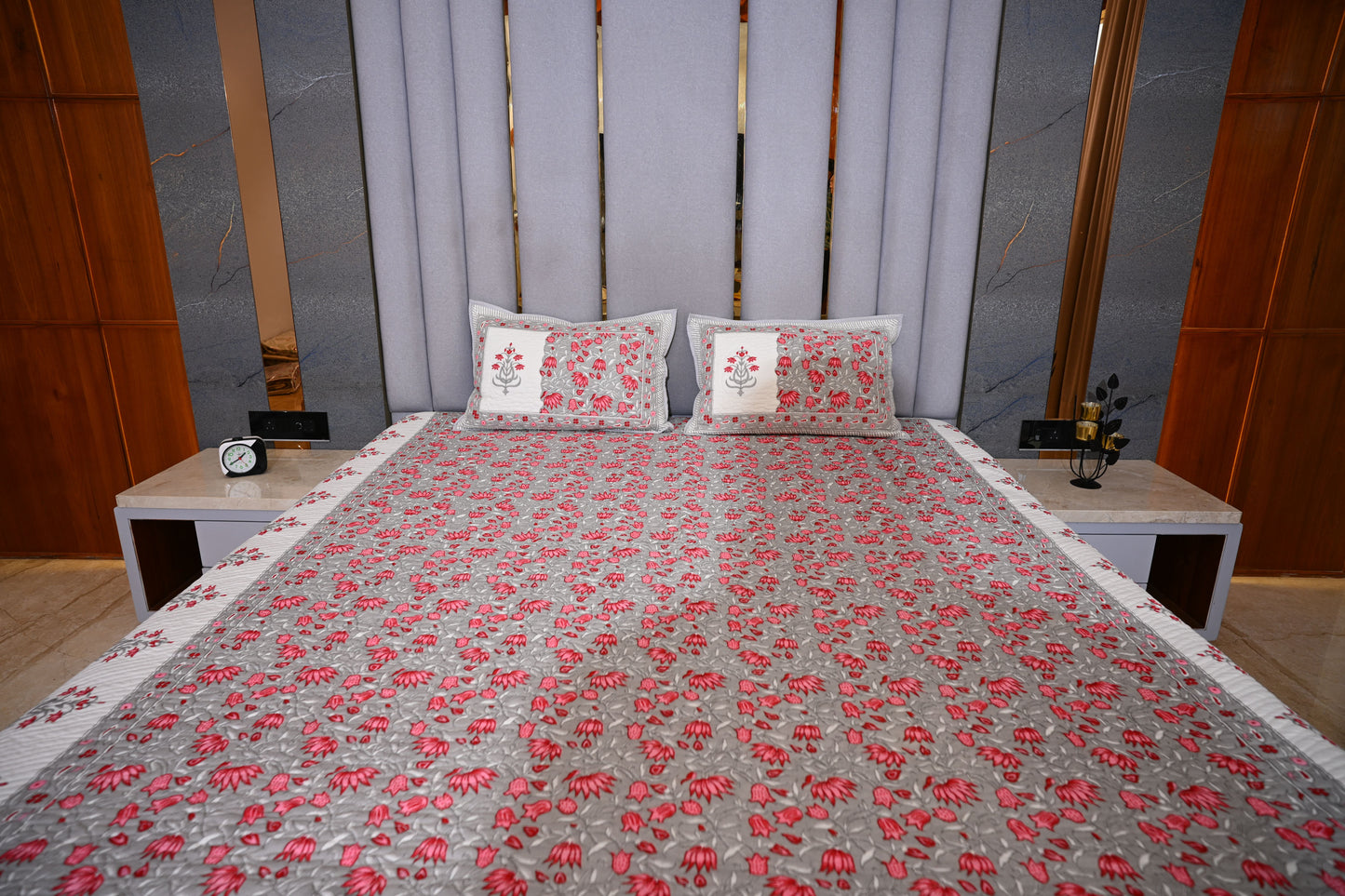 BLOCK BIRD HANDLOOK DOUBLE LARGE TNT QUILTED BEDCOVER