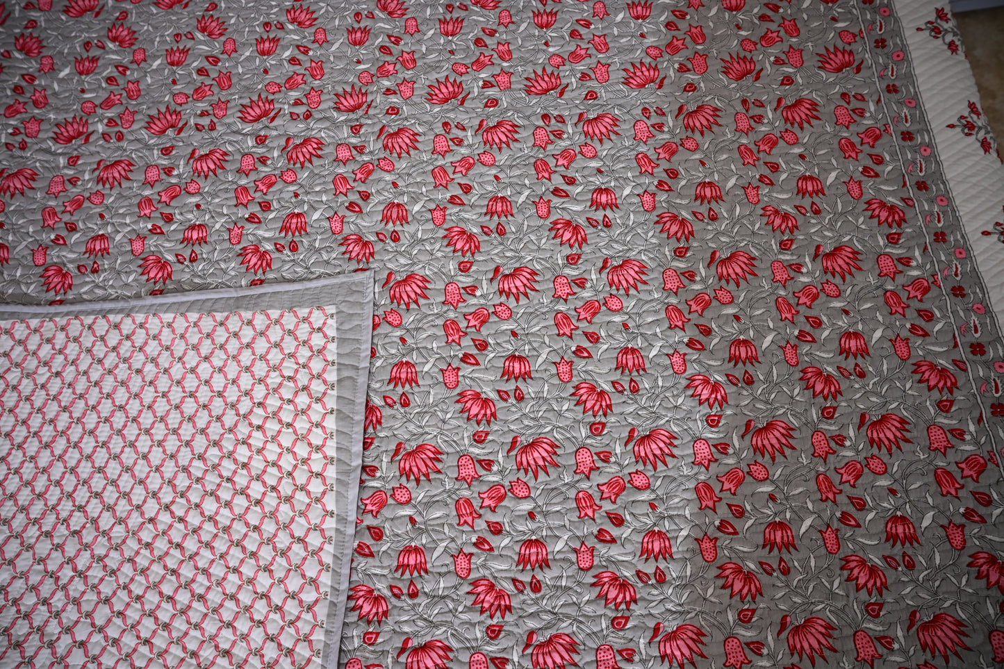 BLOCK BIRD HANDLOOK DOUBLE LARGE TNT QUILTED BEDCOVER