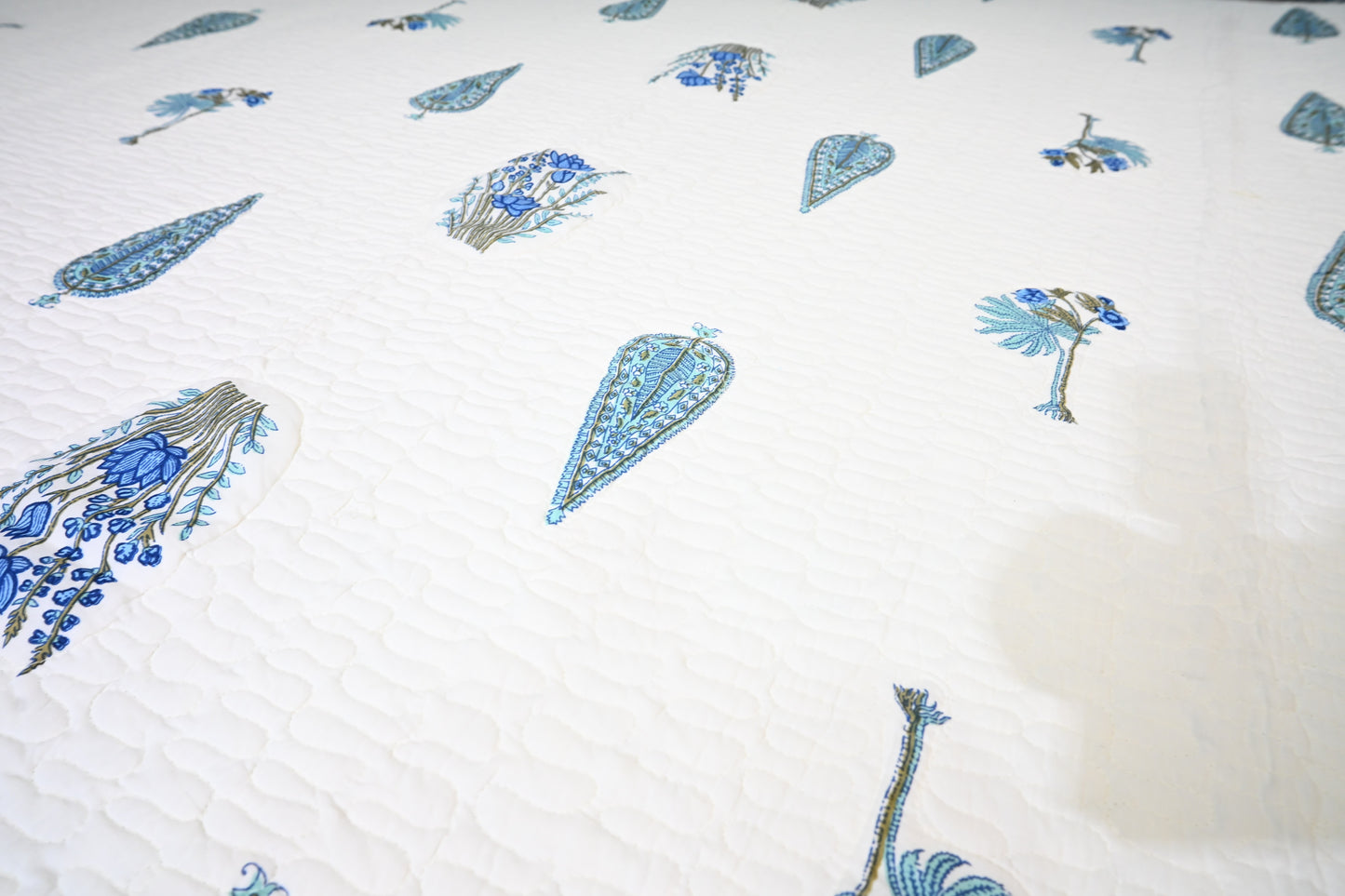 NATURE ART DOUBLE LARGE BEDSHEETS  BY BLUE BIRD