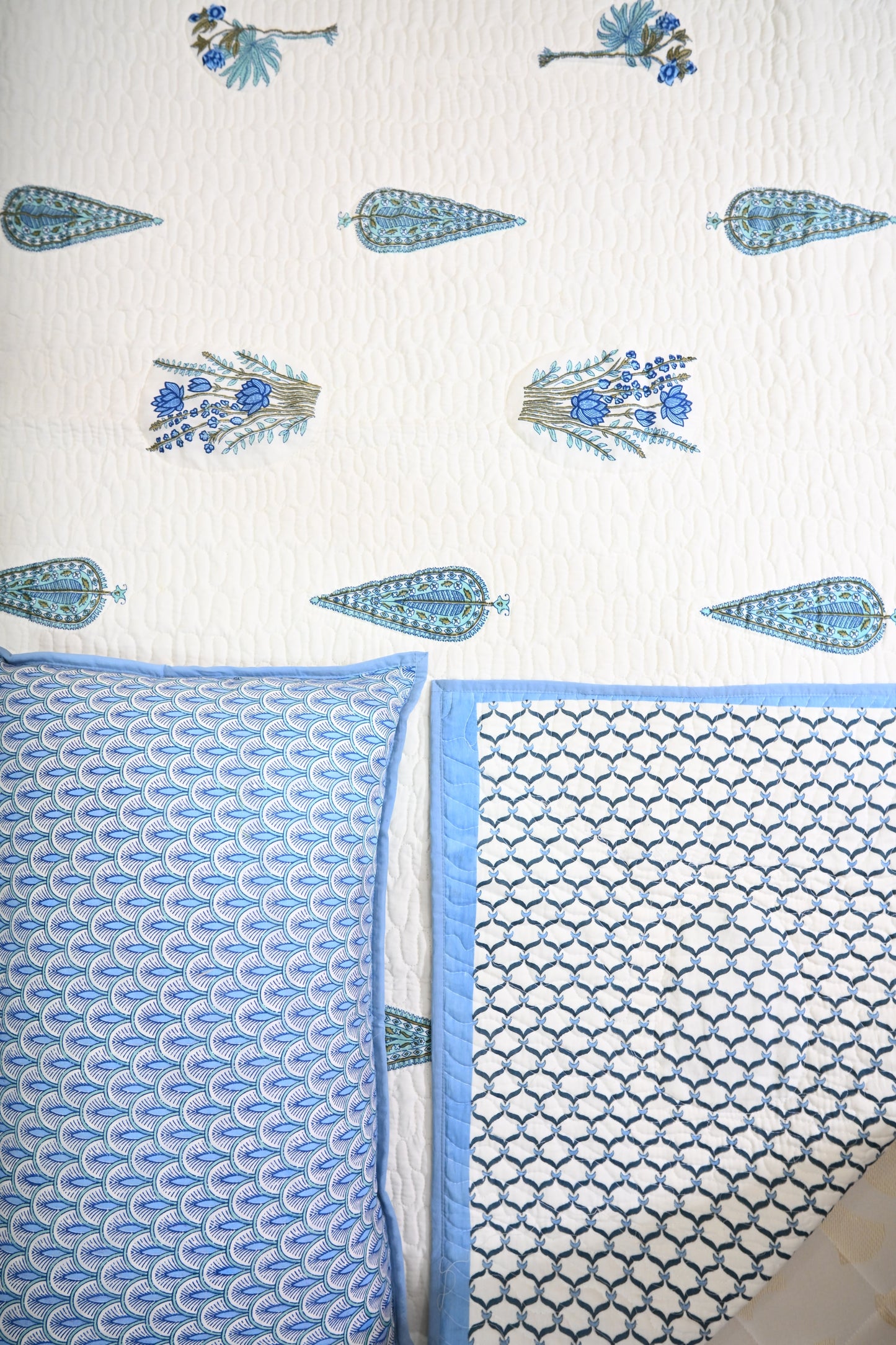 NATURE ART DOUBLE LARGE BEDSHEETS  BY BLUE BIRD