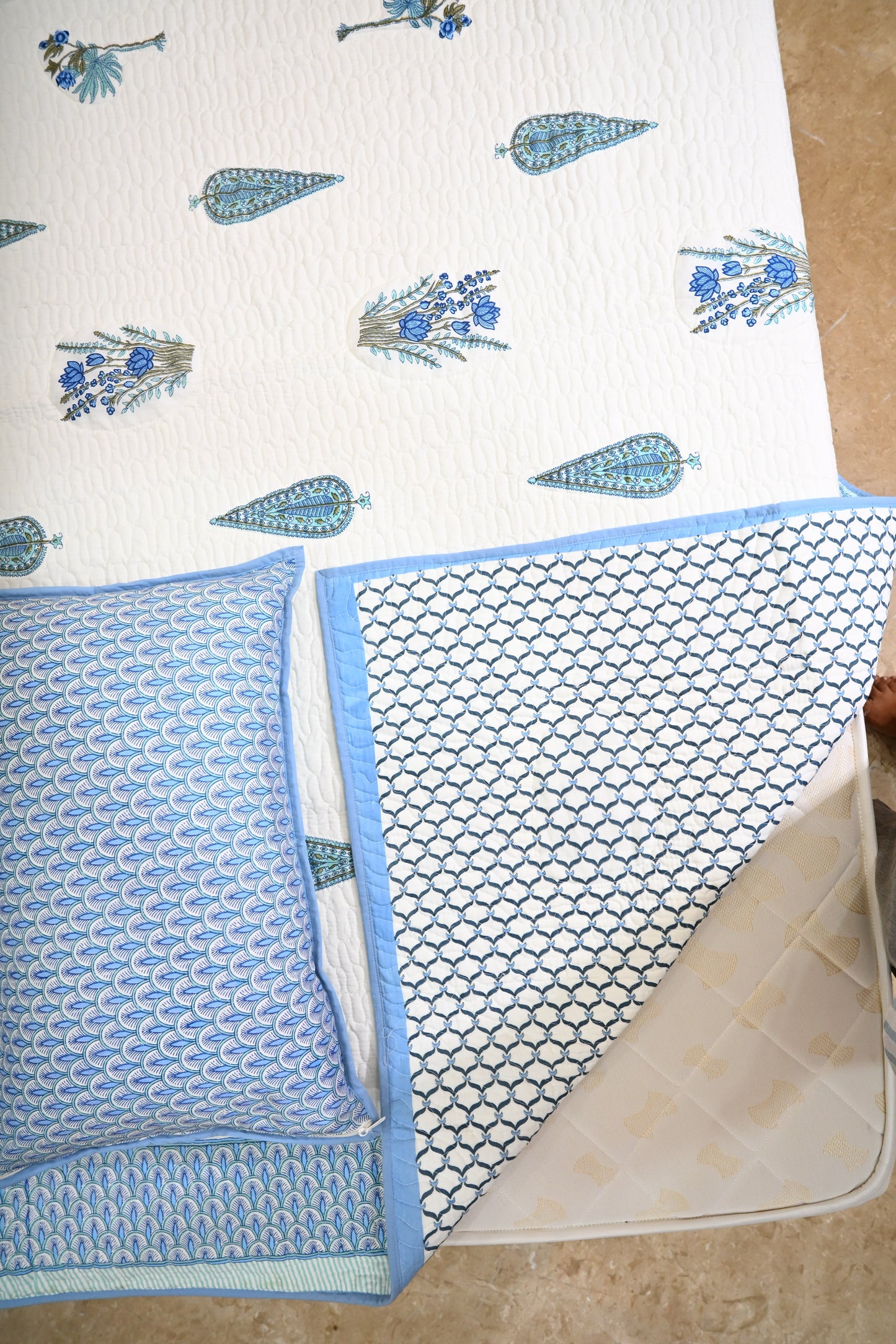 NATURE ART DOUBLE LARGE BEDSHEETS  BY BLUE BIRD