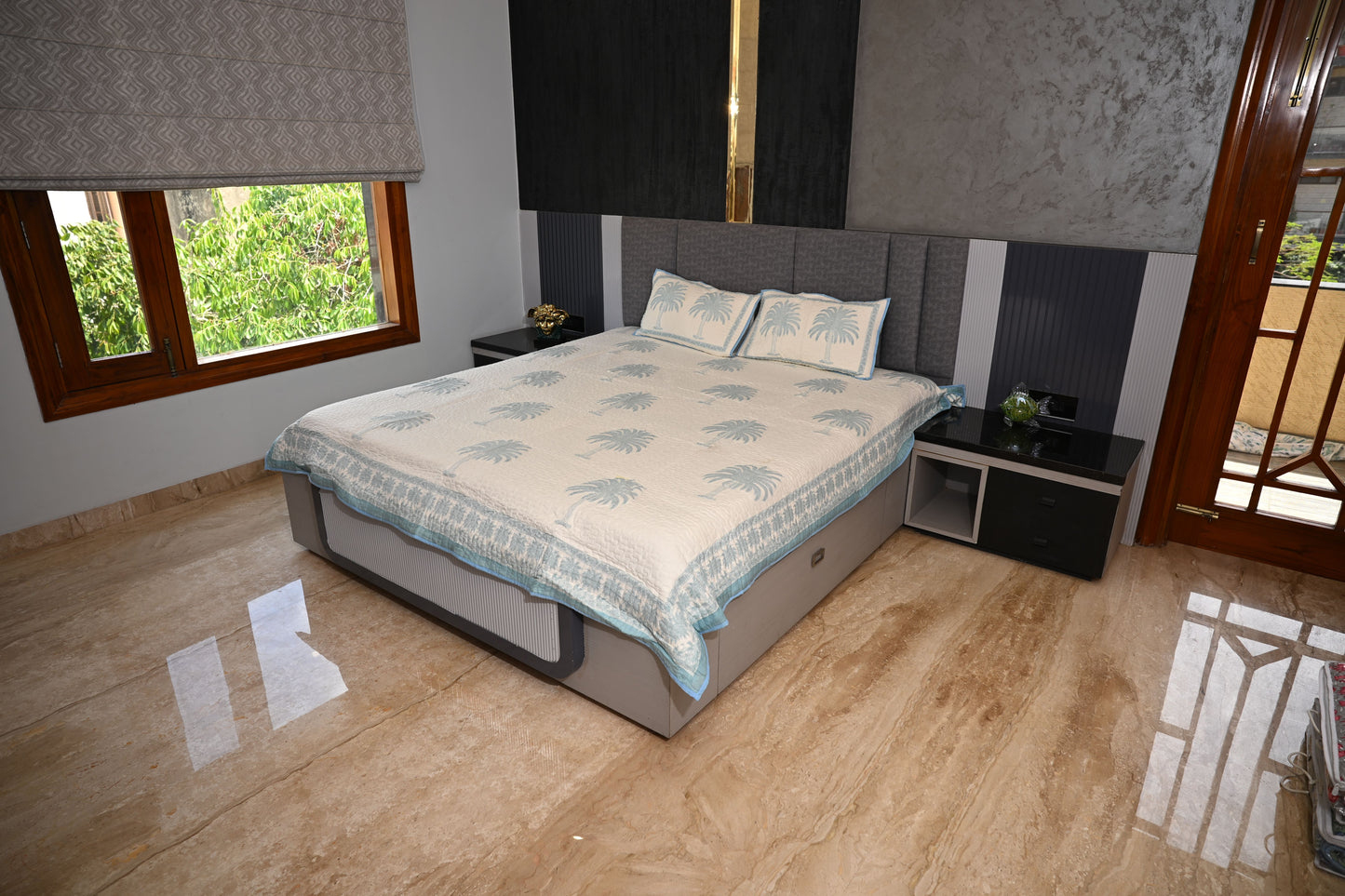 BLOCK BIRD HANDLOOK DOUBLE LARGE QUILTED BEDCOVERS (Reverseable)