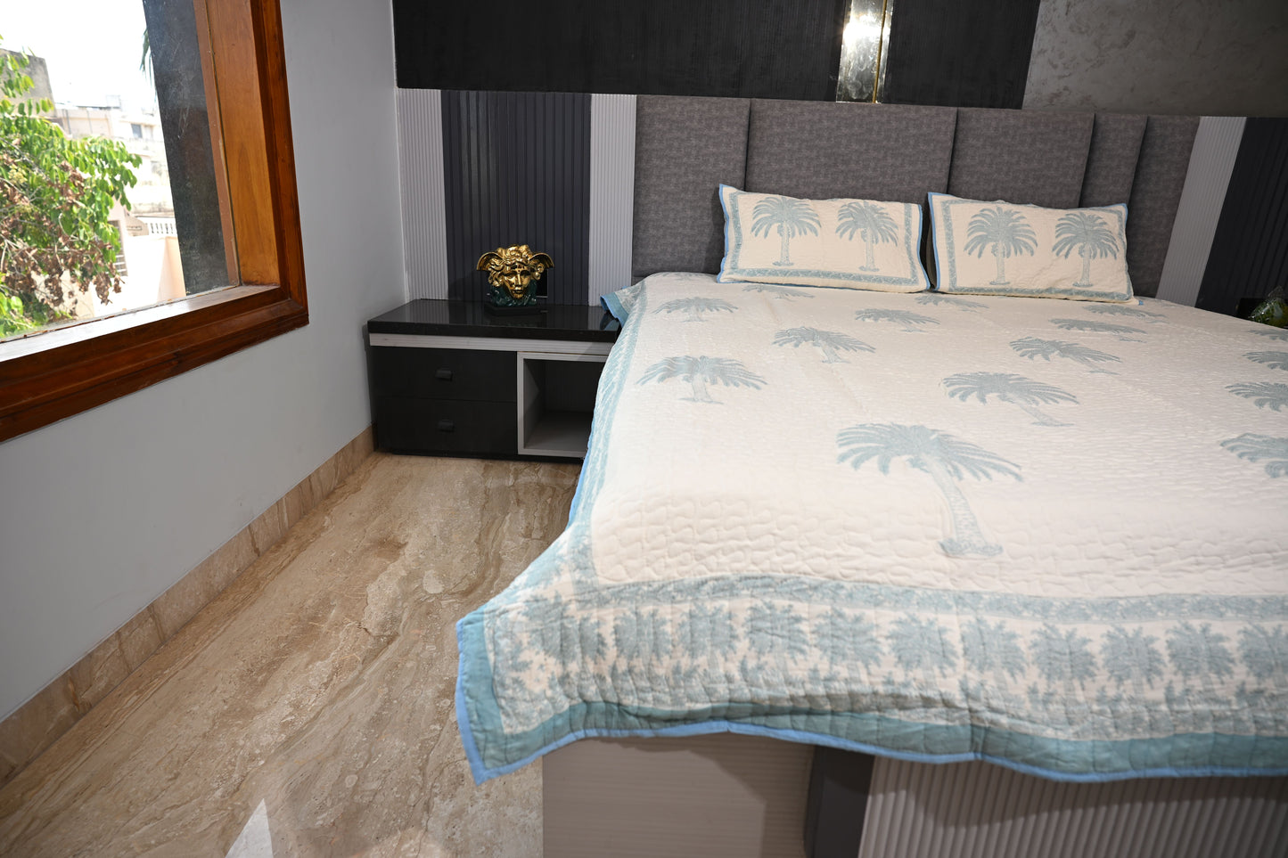 BLOCK BIRD HANDLOOK DOUBLE LARGE QUILTED BEDCOVERS (Reverseable)