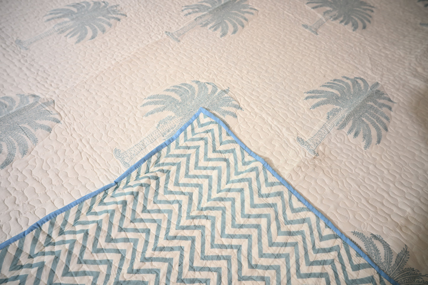 BLOCK BIRD HANDLOOK DOUBLE LARGE QUILTED BEDCOVERS (Reverseable)