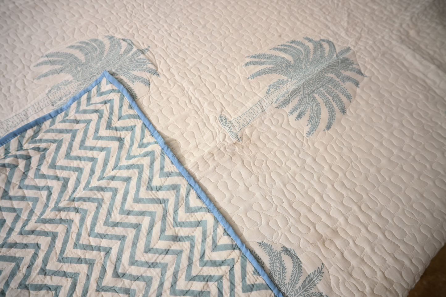 BLOCK BIRD HANDLOOK DOUBLE LARGE QUILTED BEDCOVERS (Reverseable)