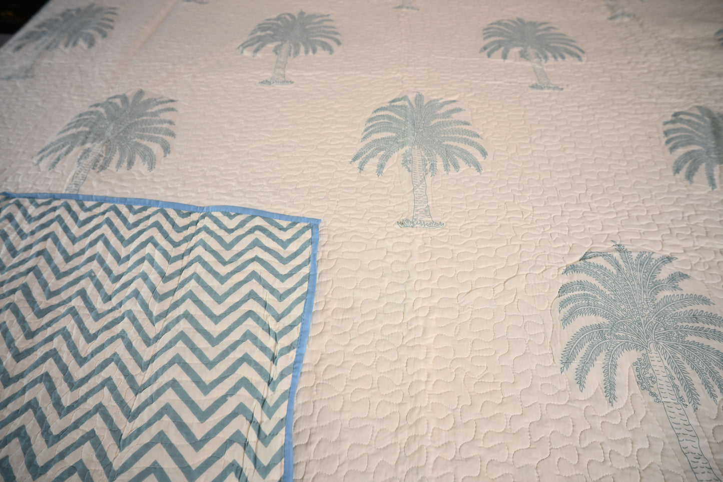 BLOCK BIRD HANDLOOK DOUBLE LARGE QUILTED BEDCOVERS (Reverseable)