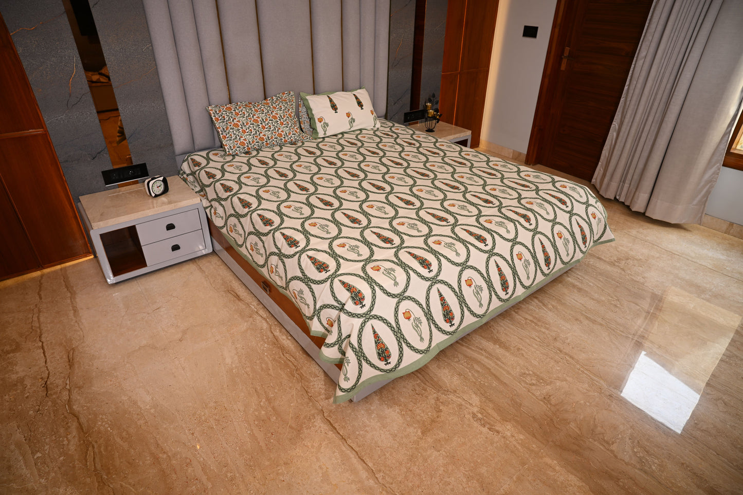 BLOCK BIRD HANDLOOK DOUBLE LARGE BEDSHEETS