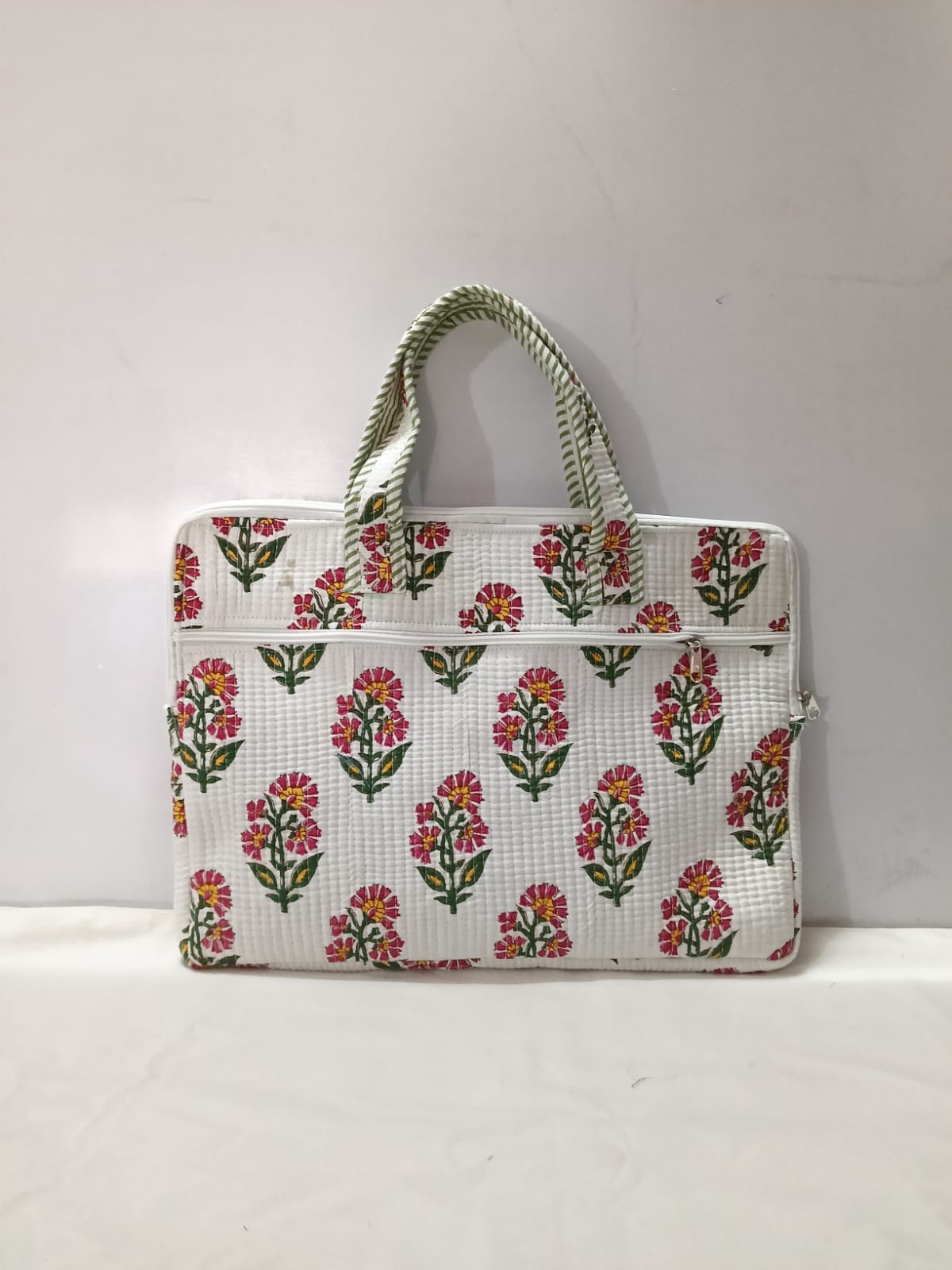 Quilted Laptop Bag with Handle (15-Inch)