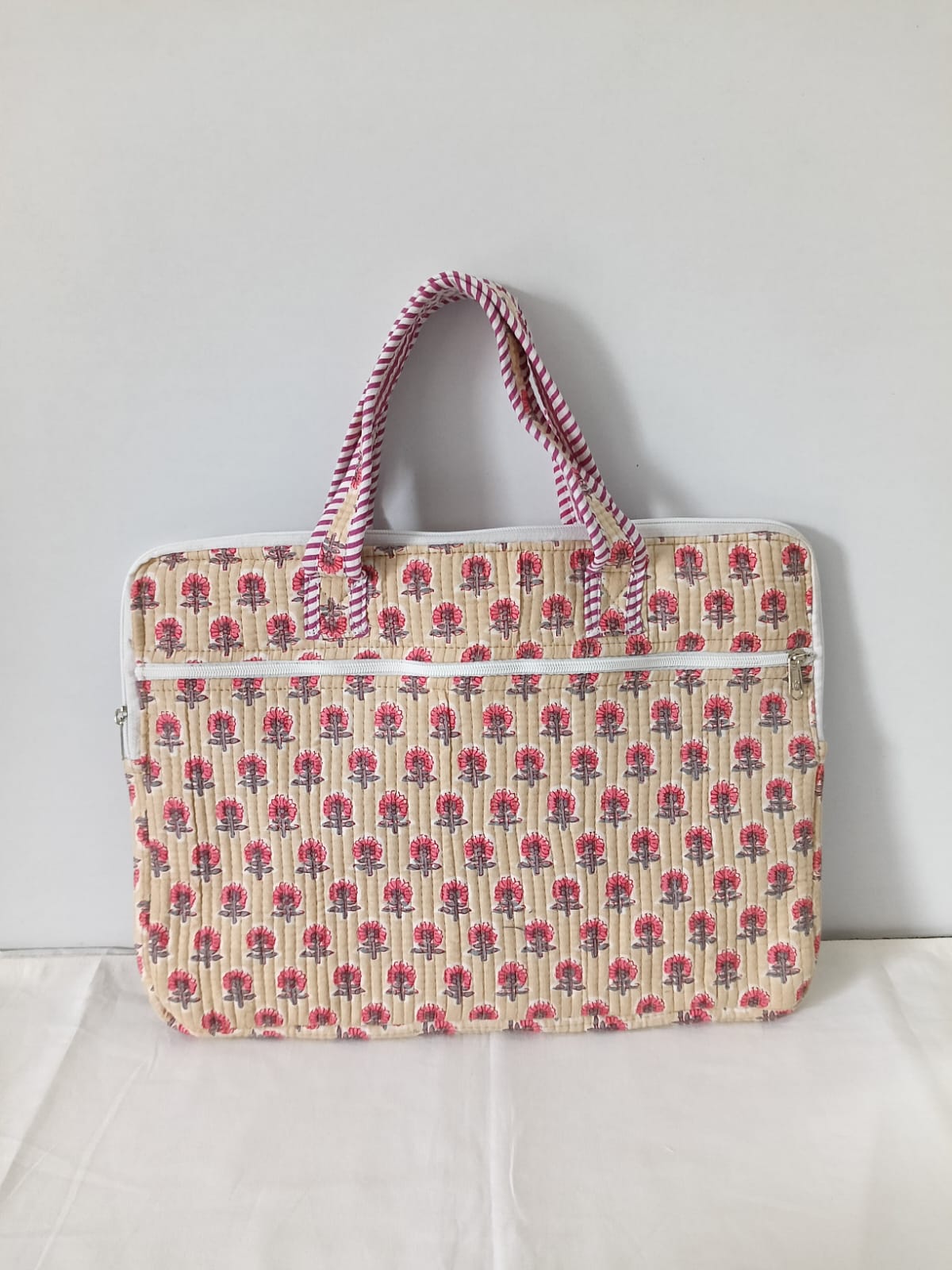 Quilted Laptop Bag with Handle (15-Inch)